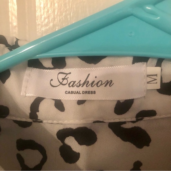 Animal Print Button Down Blouse Size M - Picture 3 of 5